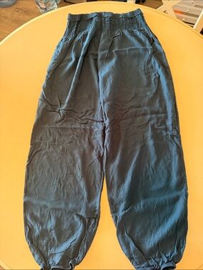 Women’s Black Smocked-Waist Jogger Pants
